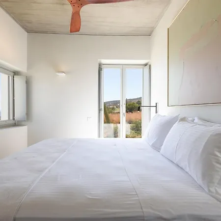 Iparenia Chrisi Akti (Paros)