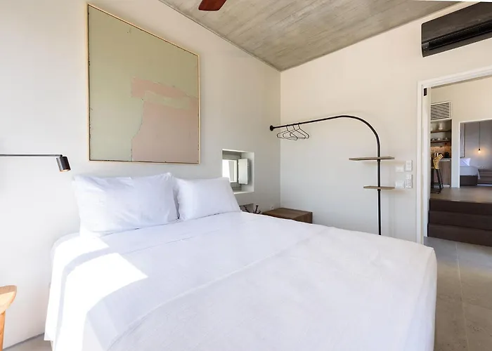 Iparenia * Chrisi Akti (Paros)