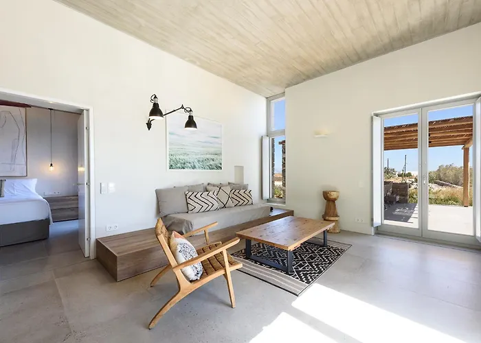 Iparenia * Chrisi Akti (Paros)