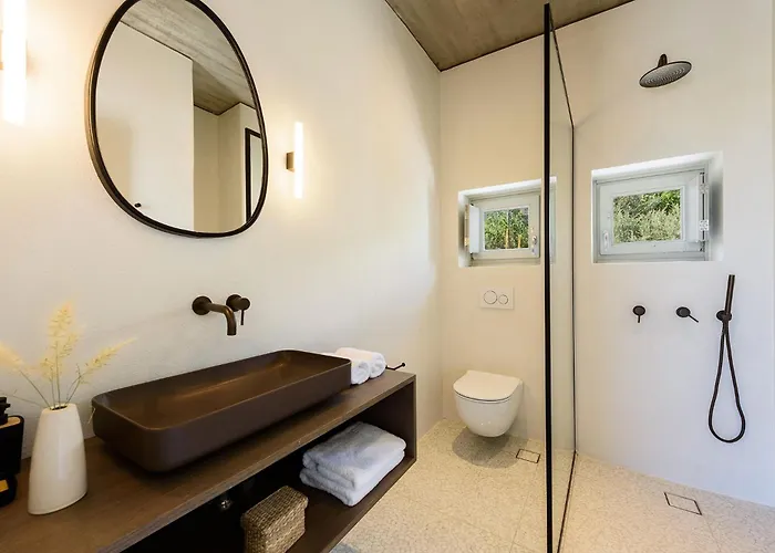 Iparenia Chrisi Akti (Paros)